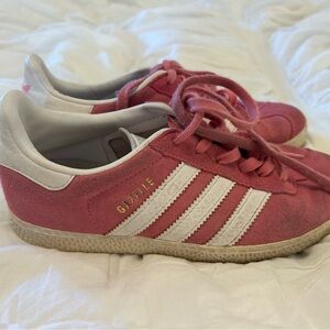 Kids adidas’s pink gazelle’s